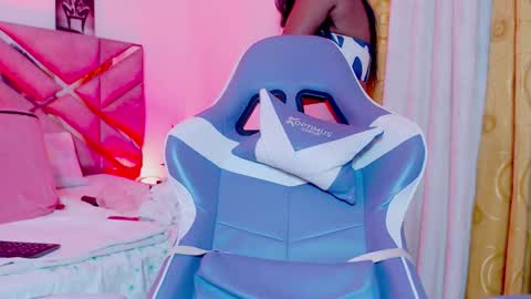 Sofia online show from 10-19-25, 04:46