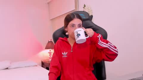 Sofia  Help me reach 5K followers  online show from 02-15-25, 09:26