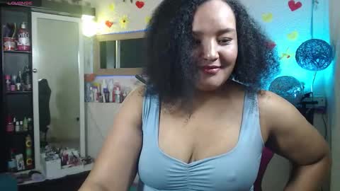 Snapshot of sofiaroyal23 chatting on 03-19-26, 04:22 sofiaroyal23 online show from 03-19-26, 04:22