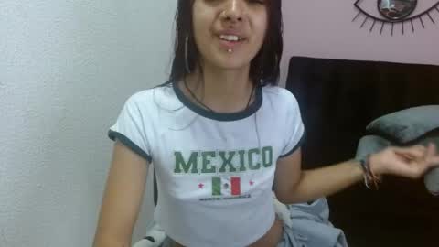 Snapshot of sofiasexygirl69 chatting on 06-05-26, 12:33 sofiasexygirl69 online show from 06-05-26, 12:33