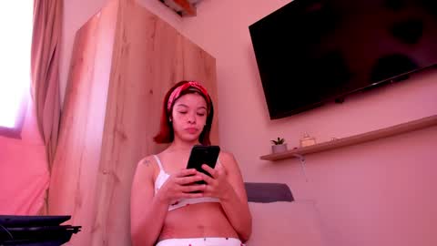 sofiavelez01 online show from 05-20-26, 04:24