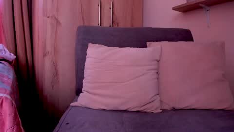 sofiavelez01 online show from 06-11-26, 06:06