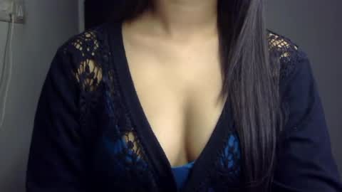 Snapshot of sofie_diva chatting on 03-06-25, 05:54 divya online show from 03-06-25, 05:54