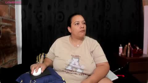 Snapshot of sofie_storm chatting on 05-04-26, 11:17 Vicky online show from 05-04-26, 11:17