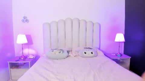 sofiebunnie online show from 06-17-26, 12:02