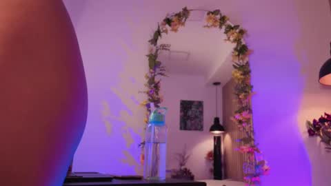 Snapshot of sofiesoft chatting on 10-18-25, 02:51 Sofie online show from 10-18-25, 02:51