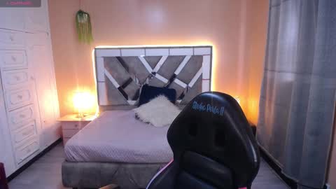 Snapshot of sofii_cute01 chatting on 03-06-25, 02:08 sofii_cute01 online show from 03-06-25, 02:08