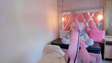 Snapshot of sofii_miller_ chatting on 12-06-24, 06:28 online show from 12-06-24, 06:28