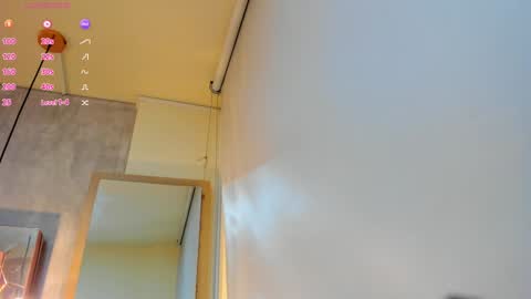 Snapshot of sofii_miller_ chatting on 01-18-25, 01:19 online show from 01-18-25, 01:19