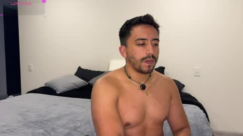 Snapshot of sofii_n_diego chatting on 04-28-26, 11:32 sofii_n_diego online show from 04-28-26, 11:32