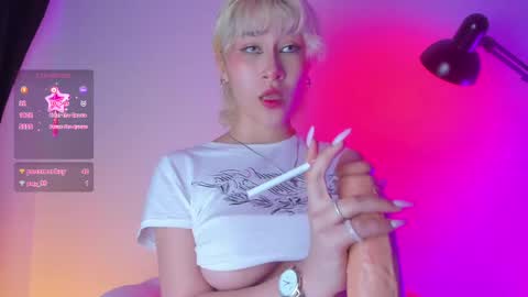 Snapshot of sofii_uwu_ chatting on 02-12-25, 01:37 Sofii online show from 02-12-25, 01:37