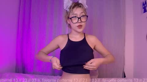 Snapshot of sofii_uwu_ chatting on 11-03-25, 11:04 Sofii online show from 11-03-25, 11:04