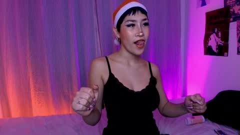 Snapshot of sofii_uwu_ chatting on 12-16-25, 11:21 Sofii online show from 12-16-25, 11:21