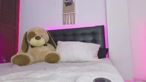 Snapshot of sofiievans_ chatting on 06-18-26, 08:24 online show from 06-18-26, 08:24
