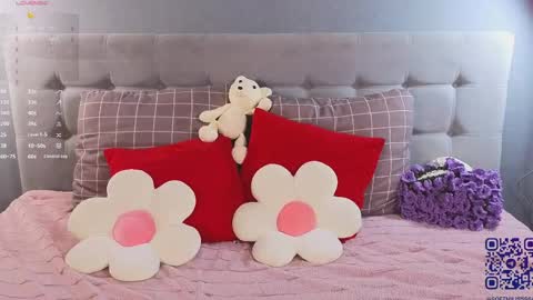 Snapshot of soft_babe chatting on 05-14-26, 08:15 Milisa online show from 05-14-26, 08:15