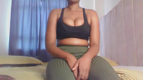 Snapshot of soft_soleil chatting on 02-21-26, 12:06 Amanda online show from 02-21-26, 12:06