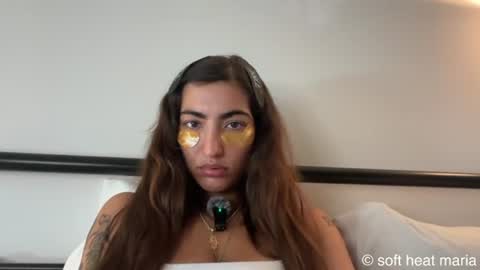 Snapshot of softheatmaria chatting on 06-25-26, 01:59 Soft Heat Maria online show from 06-25-26, 01:59