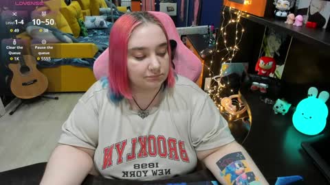 Sofie online show from 02-06-25, 03:20