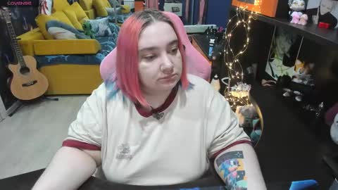 Sofie online show from 02-28-25, 03:04