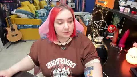 Sofie online show from 03-11-25, 06:53