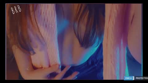 Lisa  online at  .11 from about utc online show from 10-30-25, 07:47