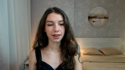 Snapshot of softwine chatting on 10-19-25, 12:17 Kelly online show from 10-19-25, 12:17