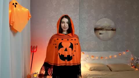 Snapshot of softwine chatting on 10-27-25, 12:20 Kelly online show from 10-27-25, 12:20