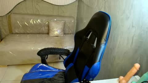 Snapshot of sol__r chatting on 05-14-26, 08:43 Sun online show from 05-14-26, 08:43