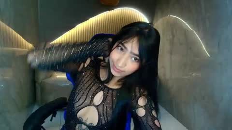 Snapshot of sol__r chatting on 05-23-26, 01:04 Sun online show from 05-23-26, 01:04