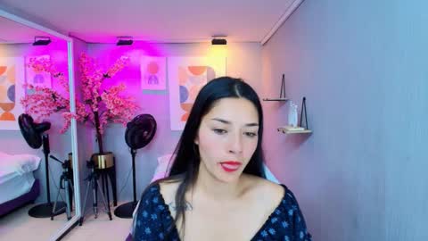 Snapshot of sol_rousse chatting on 01-09-26, 11:35 Sol. online show from 01-09-26, 11:35