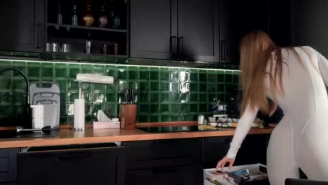 Bella online show from 02-13-26, 04:30