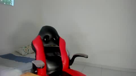 Moonie  online show from 09-10-25, 10:43