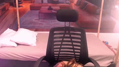 solarboom18 online show from 11-06-25, 07:04