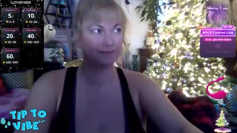 Snapshot of solesticia chatting on 12-14-24, 08:40 solesticia online show from 12-14-24, 08:40