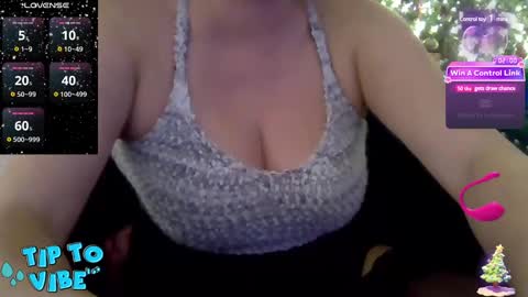 Snapshot of solesticia chatting on 12-17-24, 12:56 solesticia online show from 12-17-24, 12:56