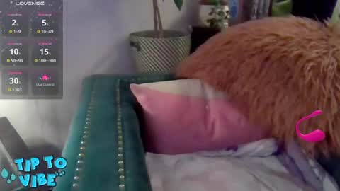 Snapshot of solesticia chatting on 01-14-25, 12:22 solesticia online show from 01-14-25, 12:22