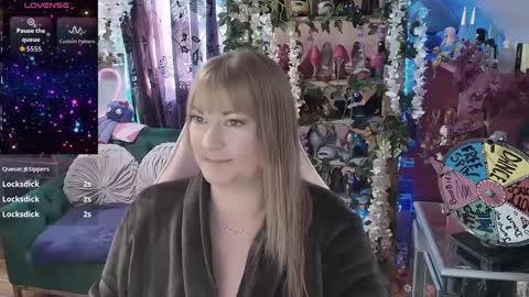 Snapshot of solesticia chatting on 09-17-25, 03:57 solesticia online show from 09-17-25, 03:57