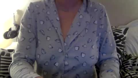 Snapshot of solesticia chatting on 10-28-25, 03:21 solesticia online show from 10-28-25, 03:21
