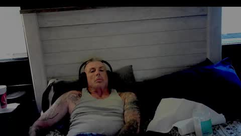 Snapshot of solodolo2020 chatting on 11-22-25, 04:17 I love watching beautiful women play with themselves online show from 11-22-25, 04:17