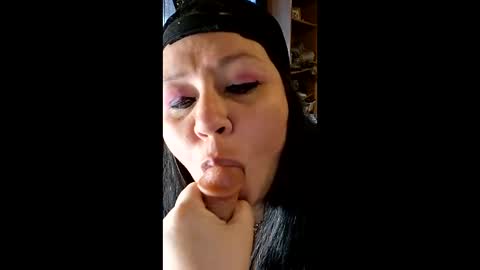 Snapshot of sologirl81 chatting on 02-03-26, 06:57 sologirl81 online show from 02-03-26, 06:57