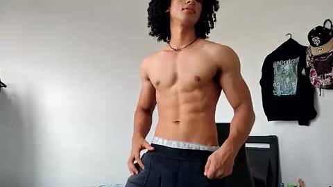 Hi Im Weller Check my Bio  online show from 03-26-26, 09:09