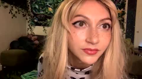 solshimmer online show from 10-11-25, 05:39