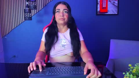 Solecito online show from 04-08-26, 04:18