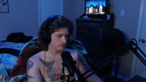 Snapshot of somethinqfunny chatting on 12-07-24, 04:42 Lover Boi online show from 12-07-24, 04:42