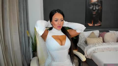 Snapshot of sonia__rey chatting on 05-08-26, 06:35 Sonia Rey online show from 05-08-26, 06:35