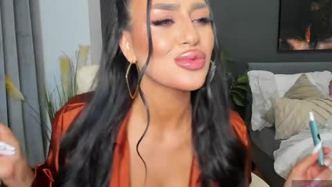 Snapshot of sonia__rey chatting on 05-19-26, 06:58 Sonia Rey online show from 05-19-26, 06:58