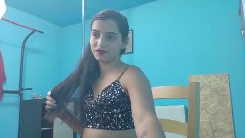 Snapshot of soniamoonnnnn chatting on 06-19-26, 06:01 Sonia online show from 06-19-26, 06:01