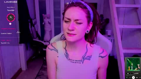 Snapshot of sonicsupergirl chatting on 10-10-25, 06:01 Rie online show from 10-10-25, 06:01