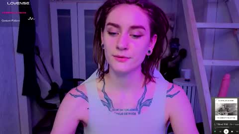 Snapshot of sonicsupergirl chatting on 10-10-25, 11:26 Rie online show from 10-10-25, 11:26