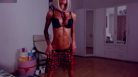 Snapshot of sonjanextray chatting on 09-19-25, 08:38 Sonja Ray online show from 09-19-25, 08:38